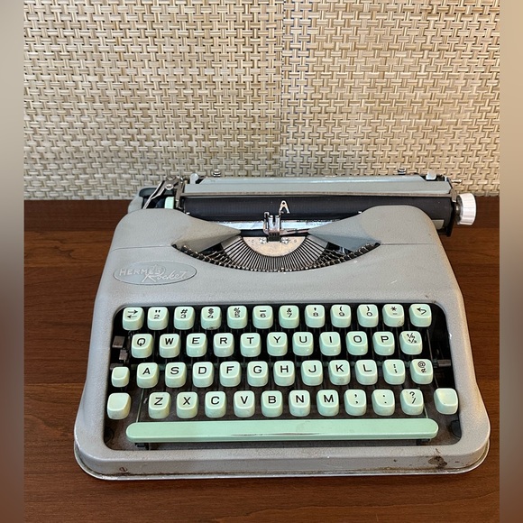 🌟4xHP🌟VTG 1957 Hermes Rocket Sea Green Manual Typewriter Switzerland - Picture 1 of 16